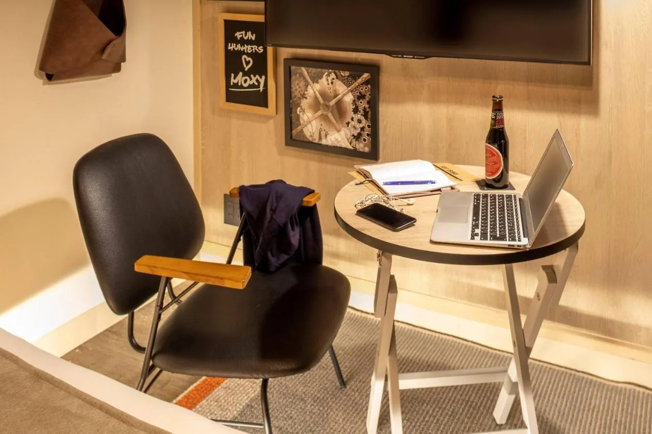 Hotel Moxy Osaka Honmachi By Marriott