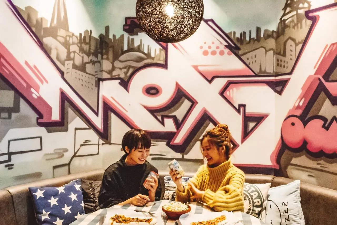 Hotel Moxy Osaka Honmachi By Marriott 4*,