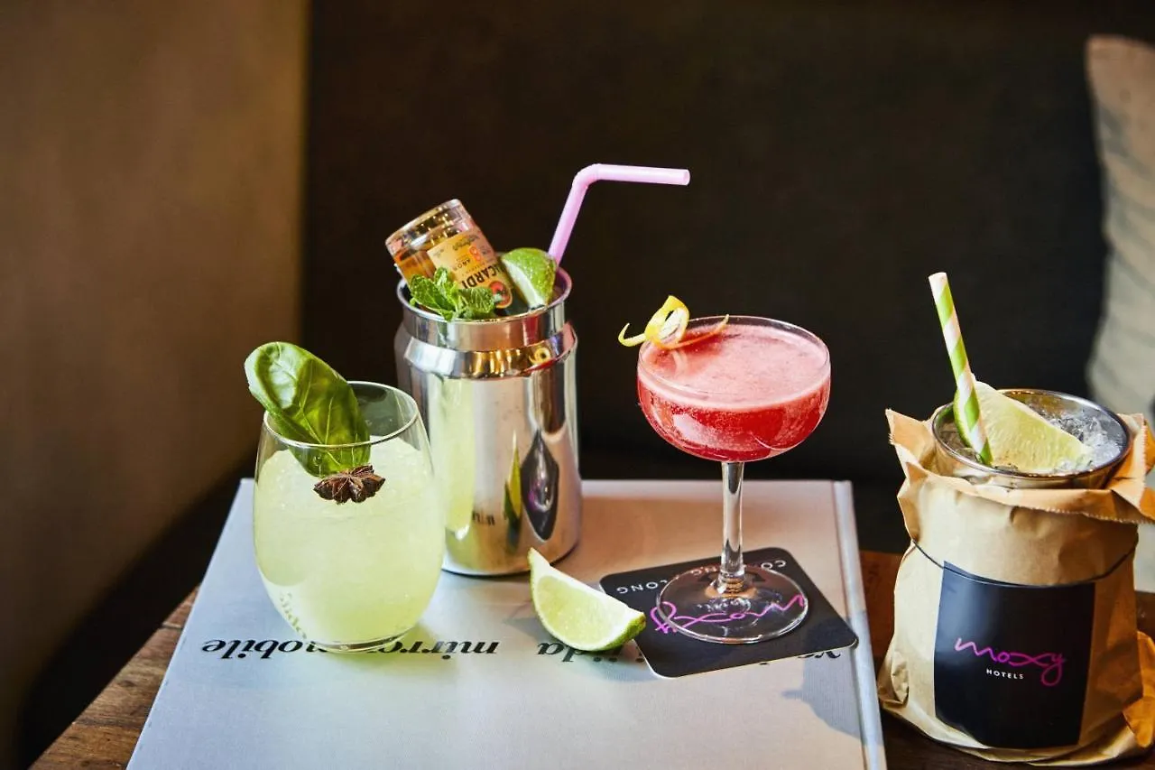 Hotel Moxy Osaka Honmachi By Marriott