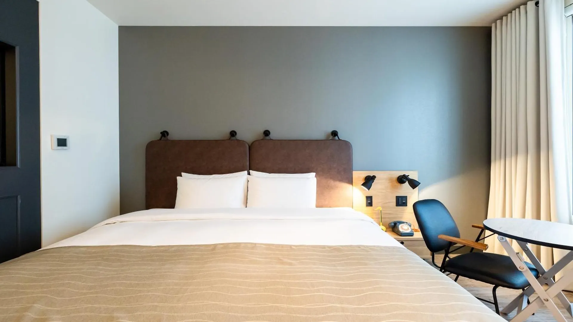 Hotel Moxy Osaka Honmachi By Marriott