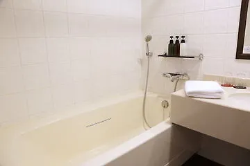 Hotel Moxy Osaka Honmachi By Marriott