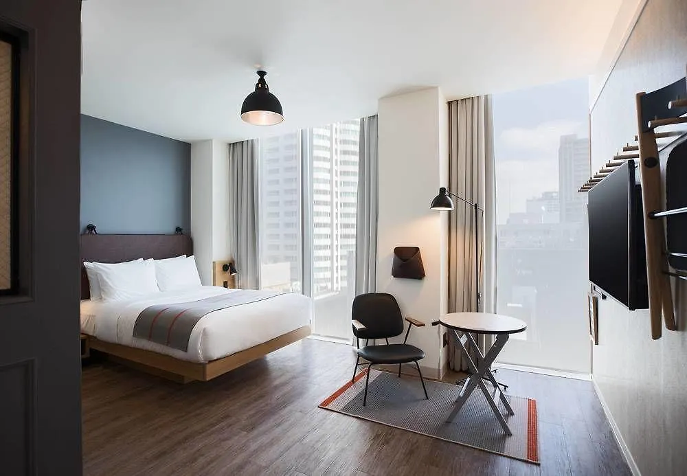 Hotel Moxy Osaka Honmachi By Marriott