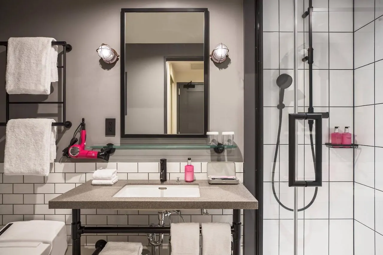 Hotel Moxy Osaka Honmachi By Marriott